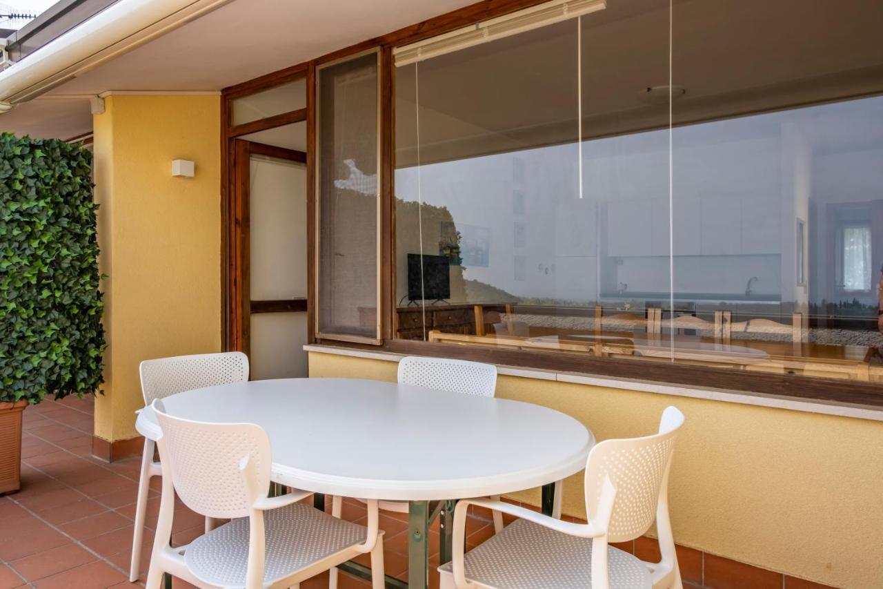 L&M Apartments - Pool - By Host4U Muscoline Ngoại thất bức ảnh