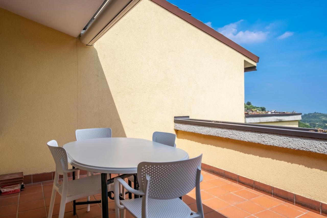 L&M Apartments - Pool - By Host4U Muscoline Ngoại thất bức ảnh