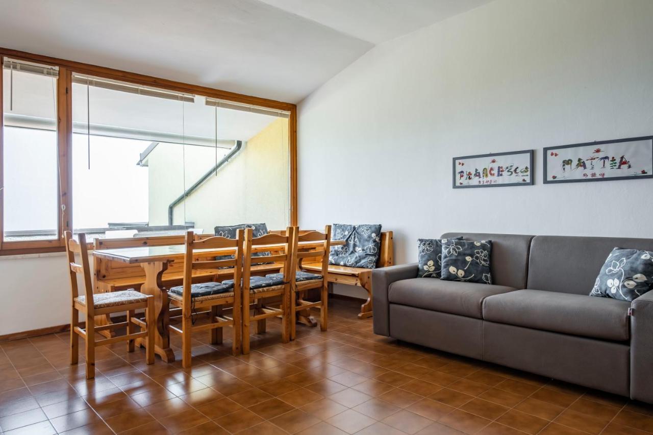 L&M Apartments - Pool - By Host4U Muscoline Ngoại thất bức ảnh